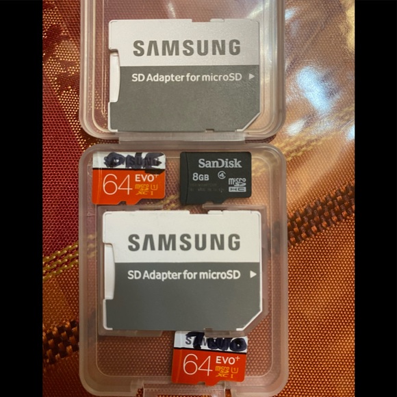 Memorex 8” Digital Photo Frame + Adapters - Picture 5 of 7